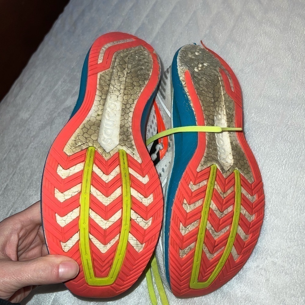 Women’s saucony sneakers size 9.5 - Picture 5 of 5